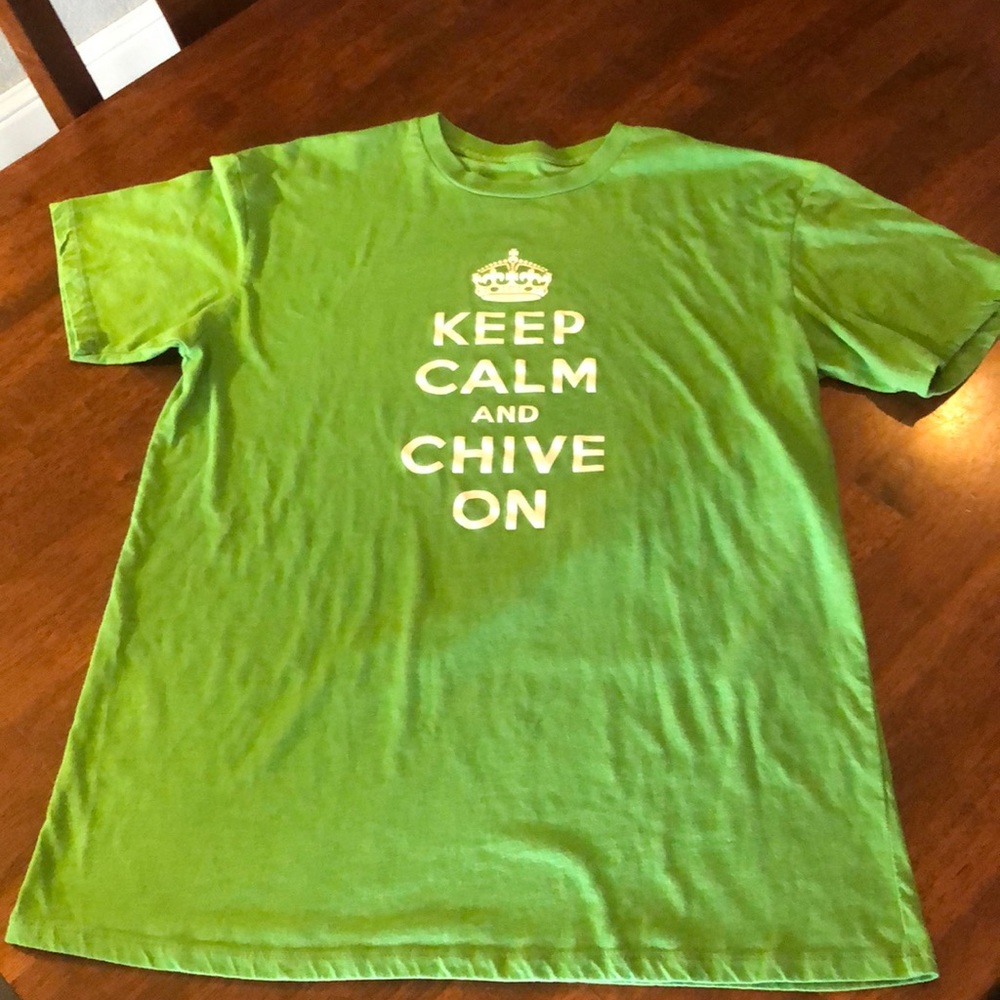 ☀️2 for $10☀️ “Keep Calm and Chive On”
Chive T’s